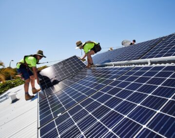 سوق الألواح الشمسية على الأسطح تتجاوز 397 مليار دولار بحلول 2031