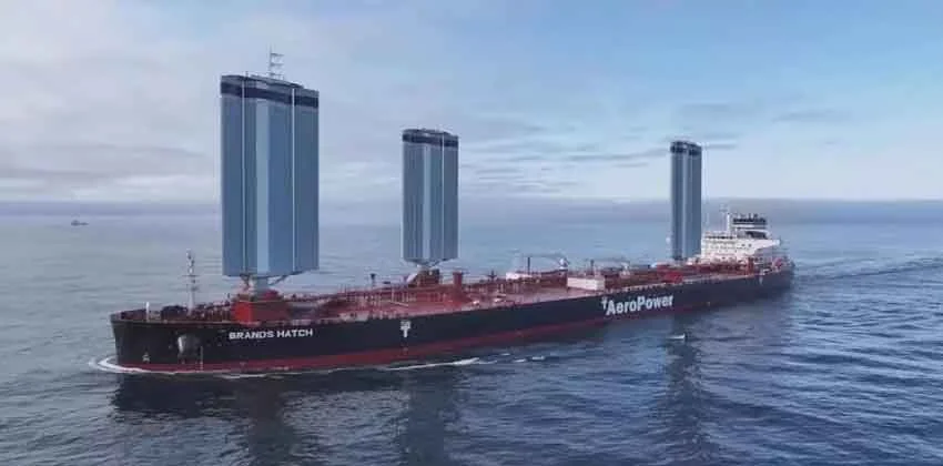 أول ناقلة نفط تعمل بأنظمة دفع طاقة الرياح في العالم